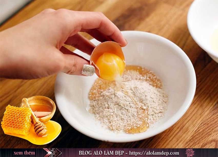 Cách làm đẹp bằng mật ong và trứng gà với cám gạo