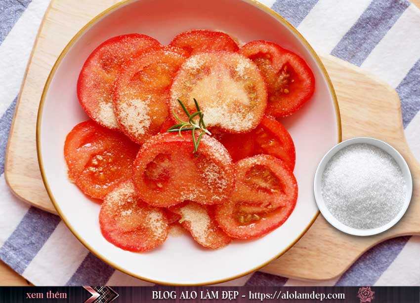 Tẩy da chết từ cà chua và đường trắng