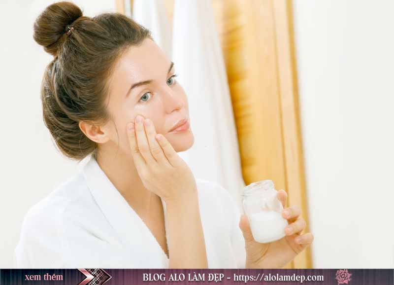 Dùng dầu dừa tẩy tế bào chết